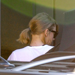 01-04 - Heading to the gym in West Hollywood - California